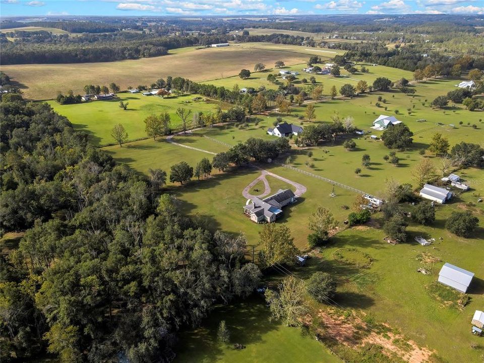 For Sale: $999,999 (4 beds, 3 baths, 2616 Square Feet)