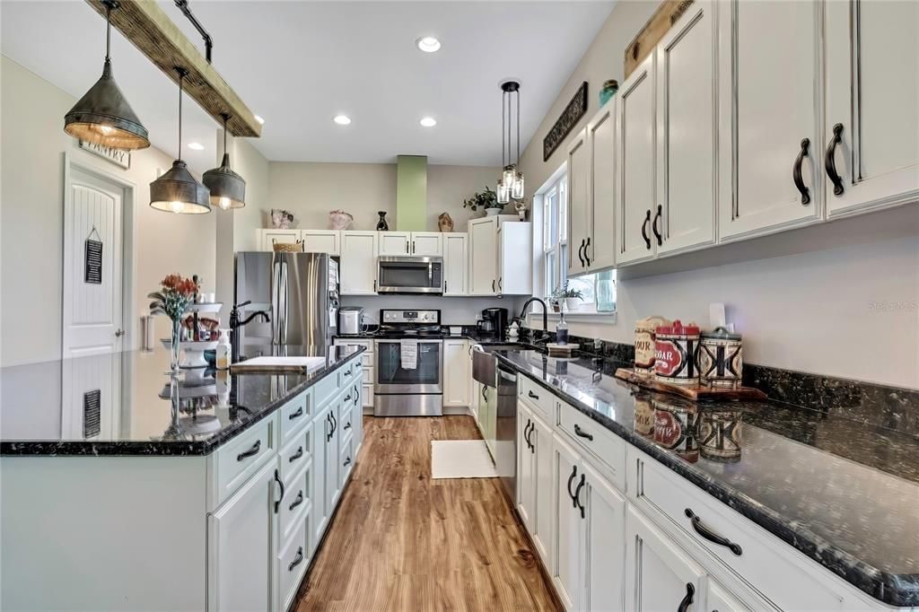 For Sale: $999,999 (4 beds, 3 baths, 2616 Square Feet)