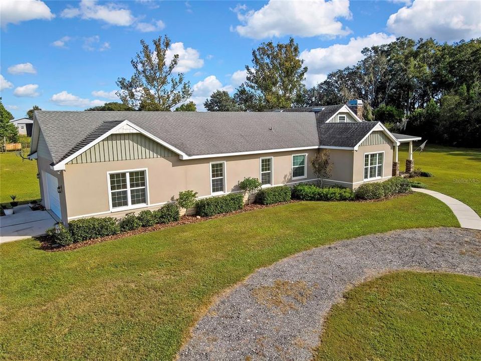 For Sale: $999,999 (4 beds, 3 baths, 2616 Square Feet)