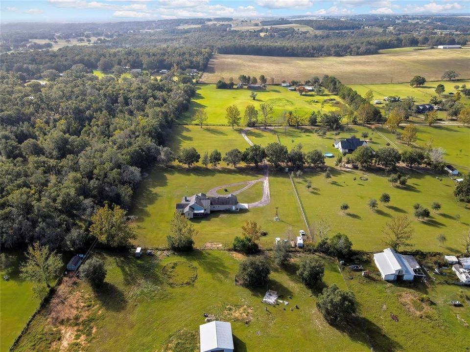 For Sale: $999,999 (4 beds, 3 baths, 2616 Square Feet)