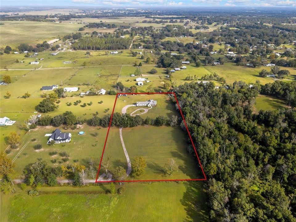 For Sale: $999,999 (4 beds, 3 baths, 2616 Square Feet)