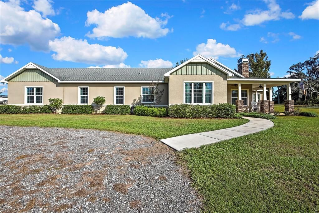 For Sale: $999,999 (4 beds, 3 baths, 2616 Square Feet)