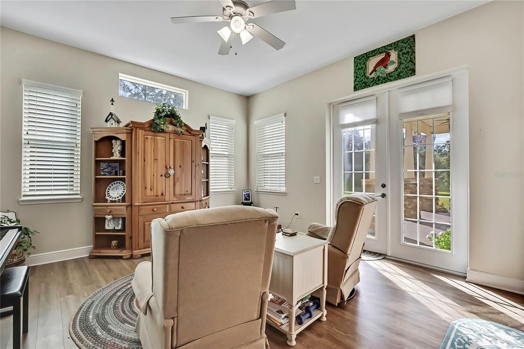 For Sale: $999,999 (4 beds, 3 baths, 2616 Square Feet)