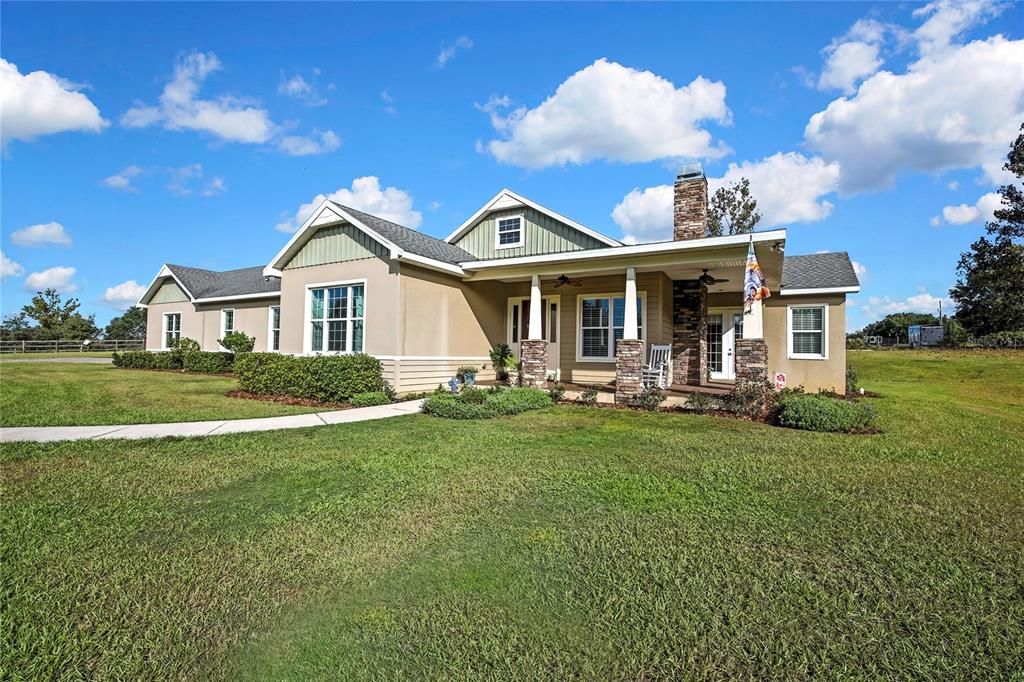 For Sale: $999,999 (4 beds, 3 baths, 2616 Square Feet)