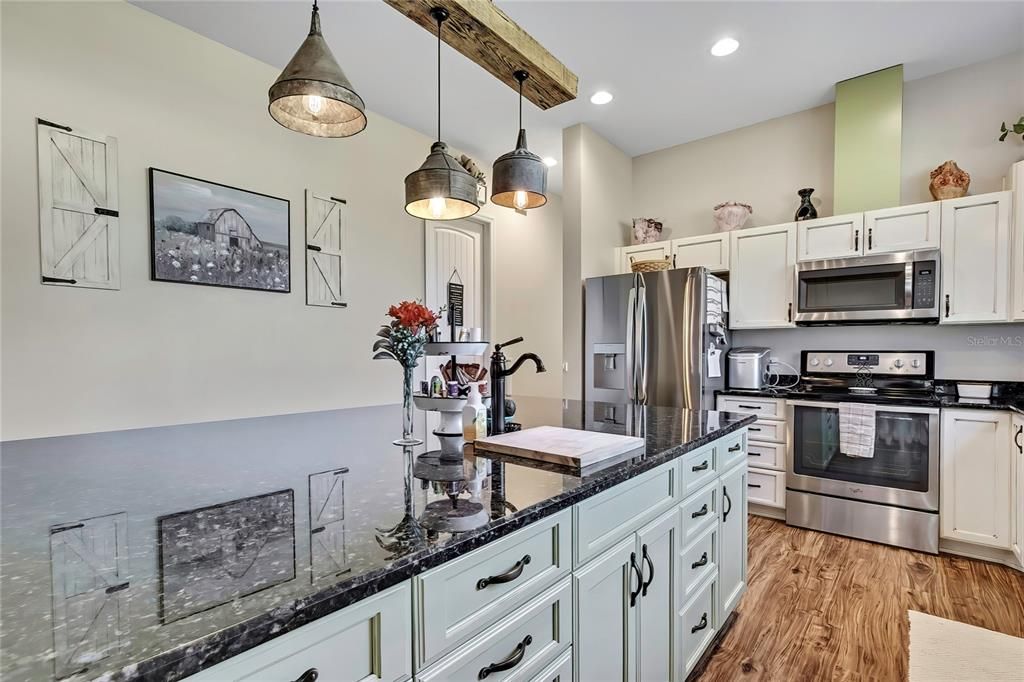 For Sale: $999,999 (4 beds, 3 baths, 2616 Square Feet)