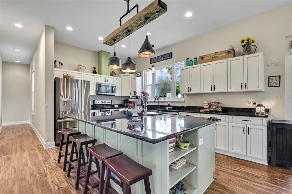 For Sale: $999,999 (4 beds, 3 baths, 2616 Square Feet)