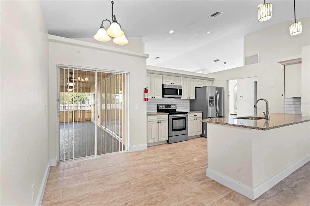 出租: $3,500 (3 贝兹, 2 浴室, 1918 平方英尺)