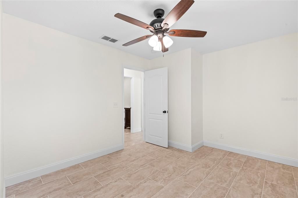 出租: $3,500 (3 贝兹, 2 浴室, 1918 平方英尺)