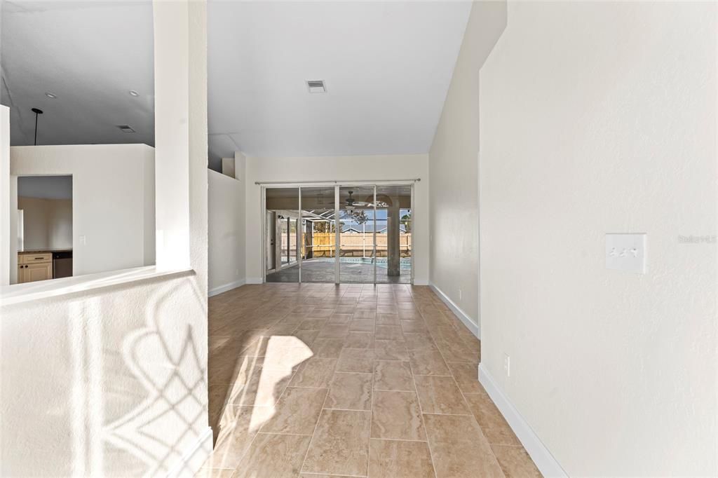 出租: $3,500 (3 贝兹, 2 浴室, 1918 平方英尺)