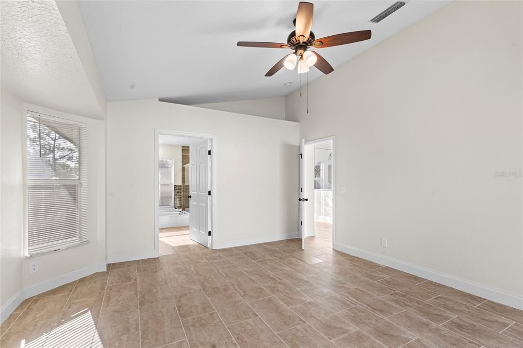 出租: $3,500 (3 贝兹, 2 浴室, 1918 平方英尺)