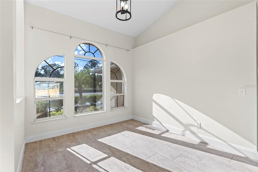 出租: $3,500 (3 贝兹, 2 浴室, 1918 平方英尺)