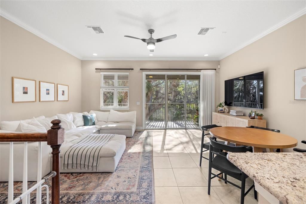 На продажу: $529,900 (3 спален, 2 ванн, 1920 Квадратных фут)