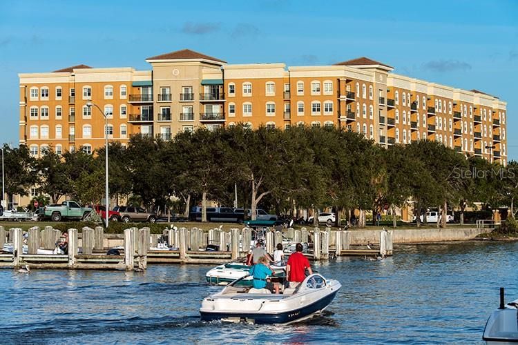 待售: $489,000 (2 贝兹, 2 浴室, 1051 平方英尺)