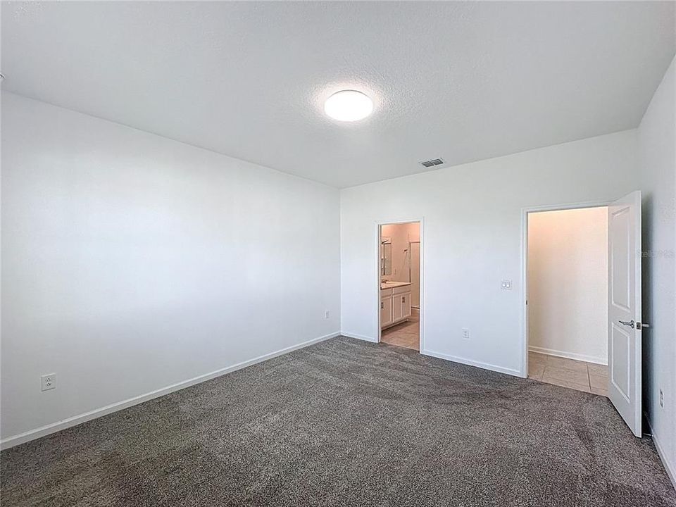 For Sale: $389,900 (4 beds, 2 baths, 1877 Square Feet)