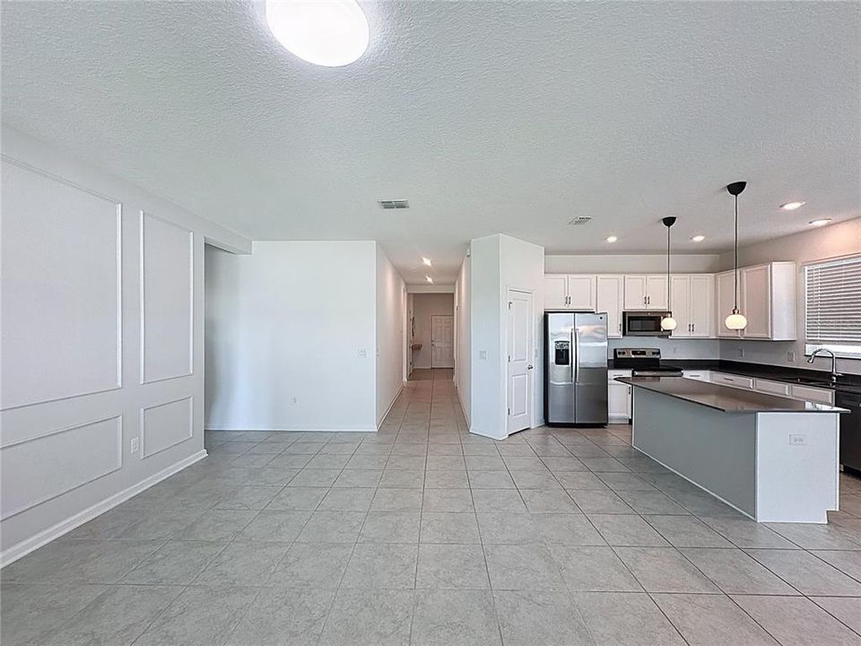 For Sale: $389,900 (4 beds, 2 baths, 1877 Square Feet)