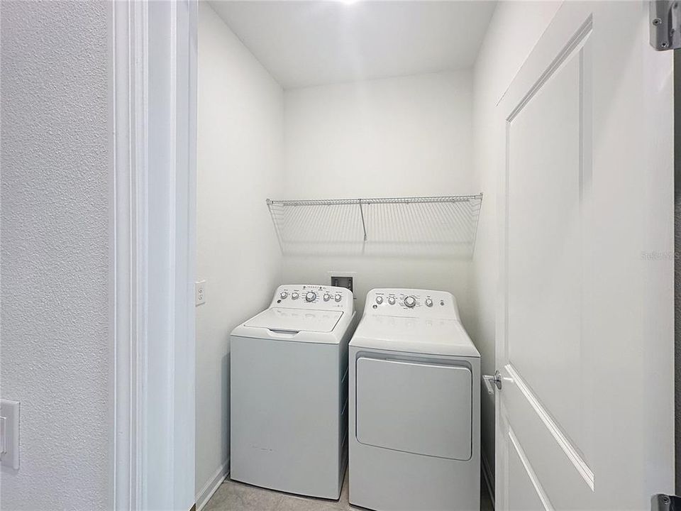 For Sale: $389,900 (4 beds, 2 baths, 1877 Square Feet)