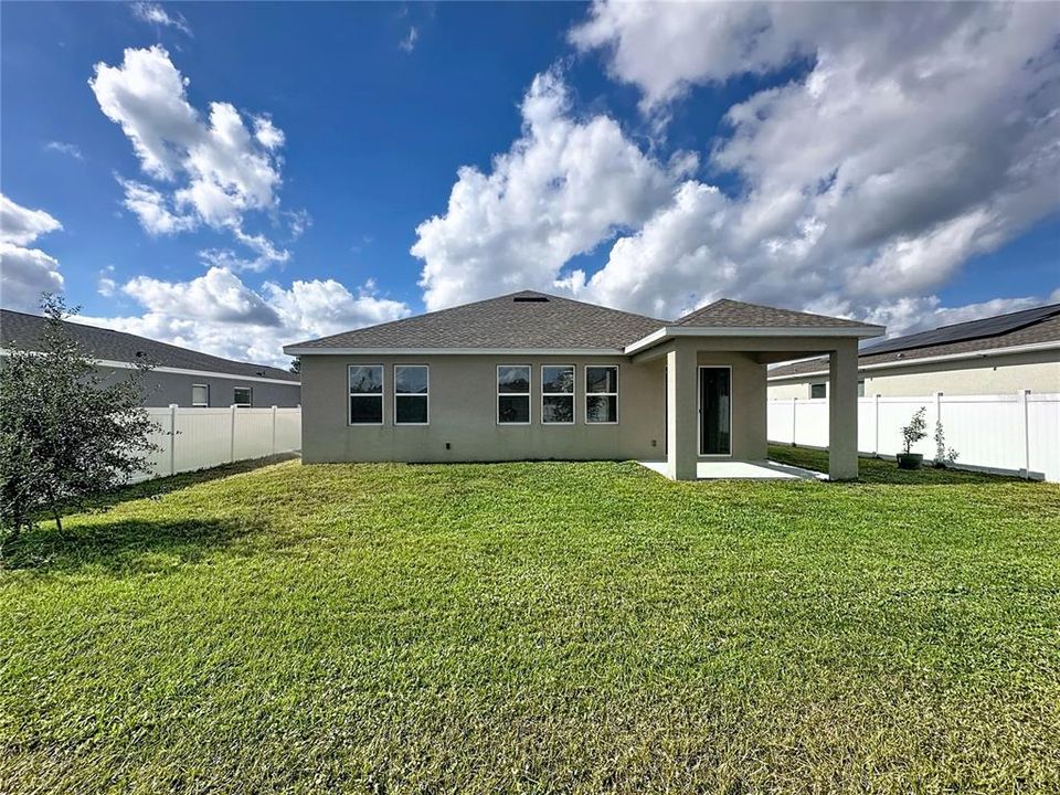 For Sale: $389,900 (4 beds, 2 baths, 1877 Square Feet)