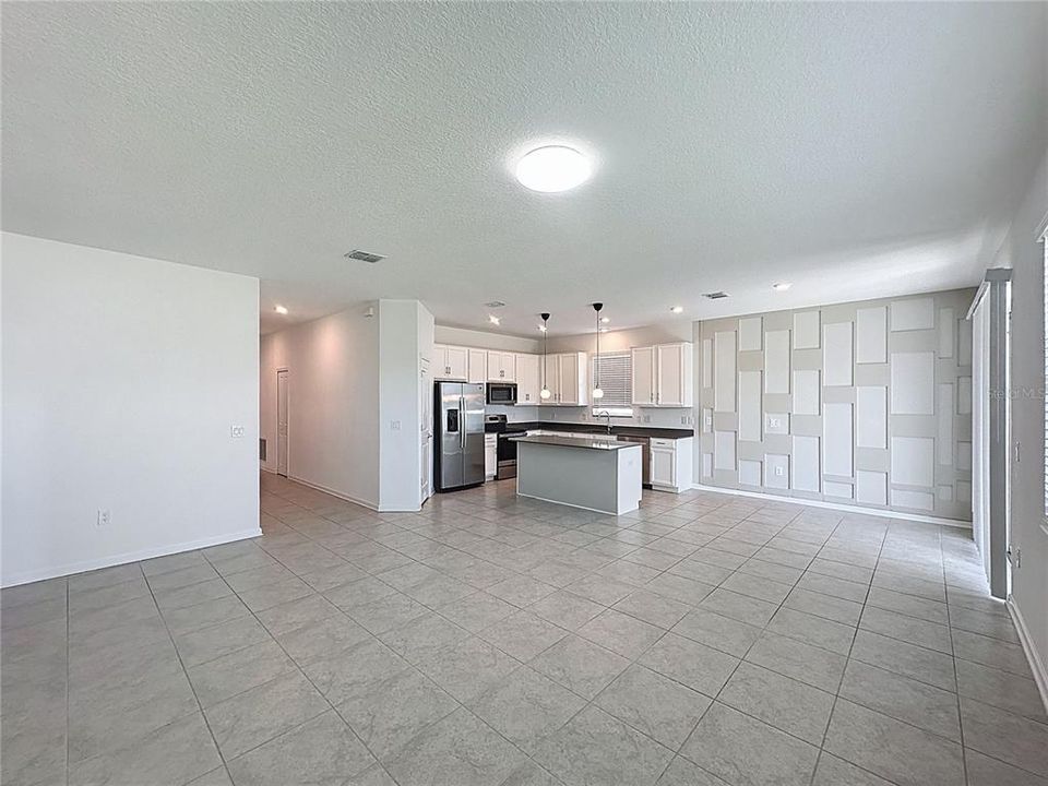 For Sale: $389,900 (4 beds, 2 baths, 1877 Square Feet)