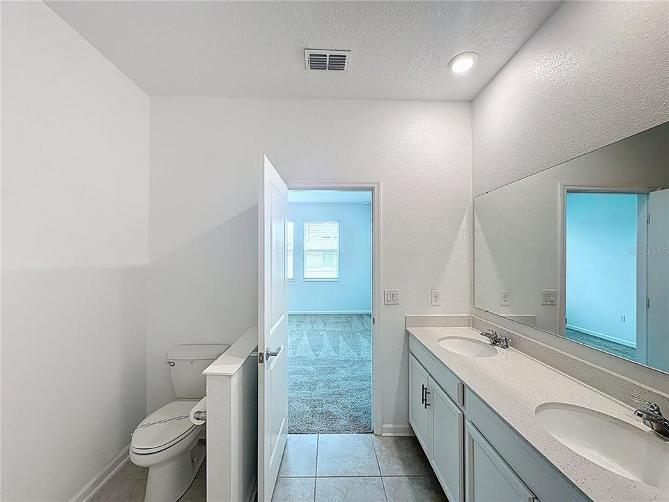 For Sale: $389,900 (4 beds, 2 baths, 1877 Square Feet)