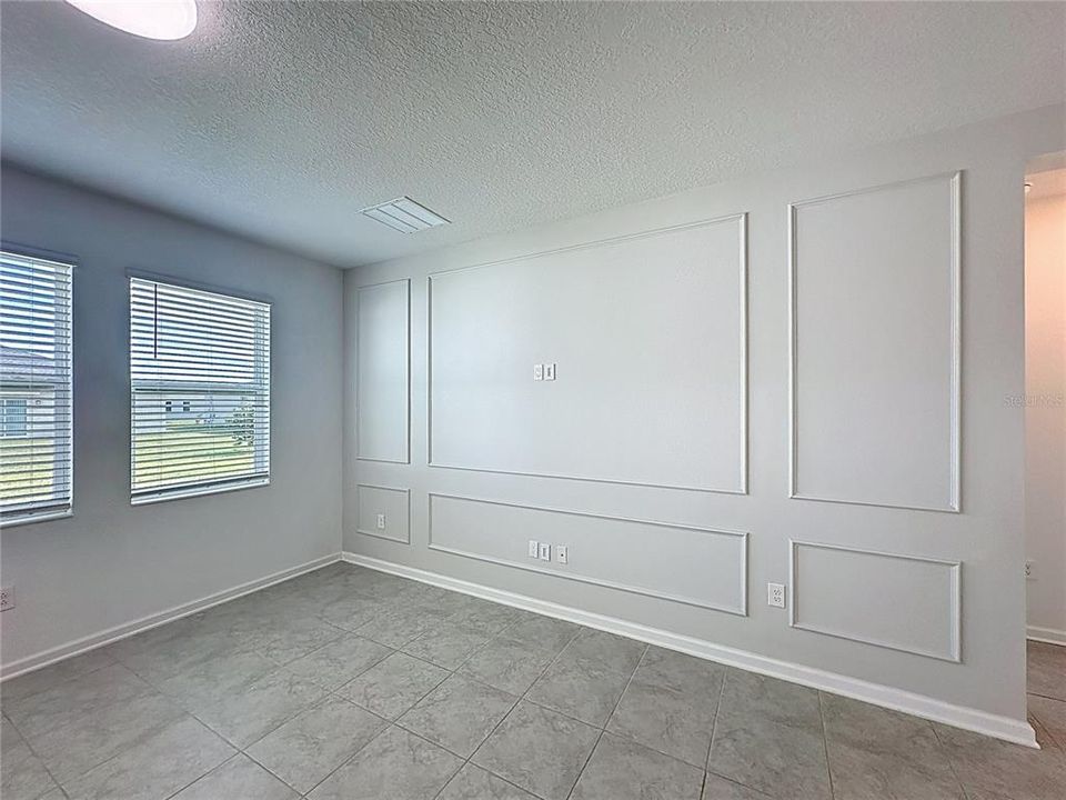 For Sale: $389,900 (4 beds, 2 baths, 1877 Square Feet)