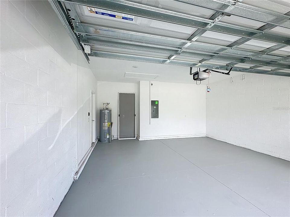 For Sale: $389,900 (4 beds, 2 baths, 1877 Square Feet)