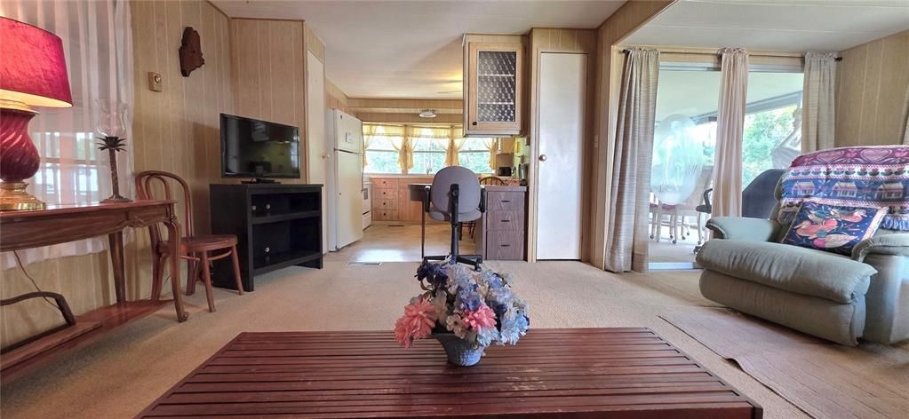 For Sale: $98,900 (2 beds, 1 baths, 754 Square Feet)