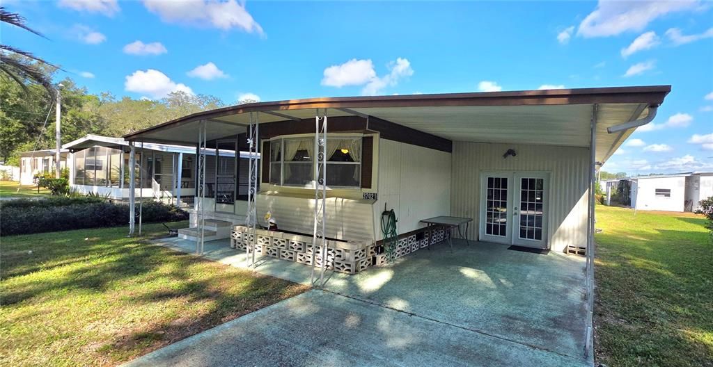 For Sale: $98,900 (2 beds, 1 baths, 754 Square Feet)