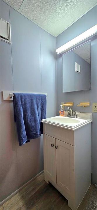 For Sale: $98,900 (2 beds, 1 baths, 754 Square Feet)