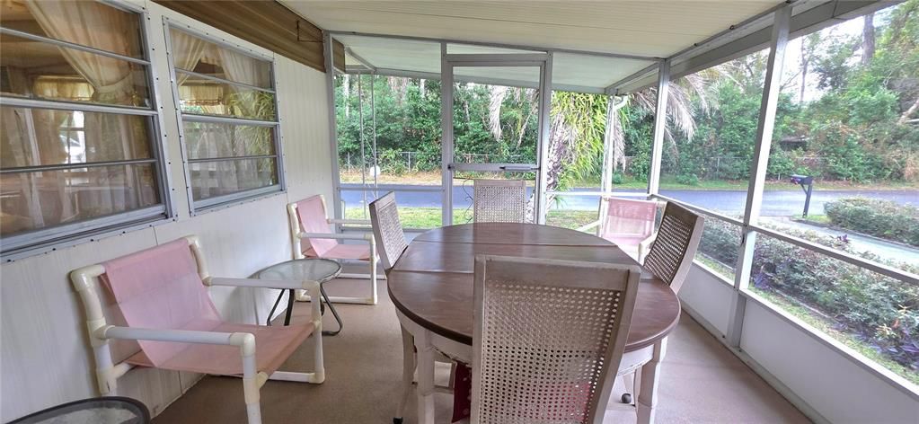 For Sale: $98,900 (2 beds, 1 baths, 754 Square Feet)