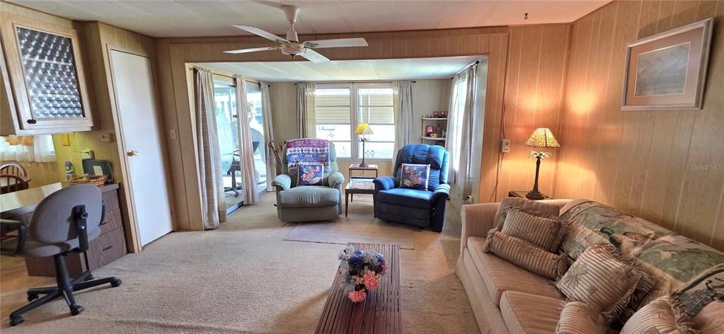 For Sale: $98,900 (2 beds, 1 baths, 754 Square Feet)