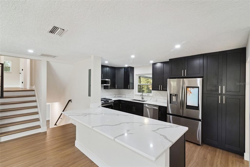 待售: $775,000 (4 贝兹, 3 浴室, 2590 平方英尺)