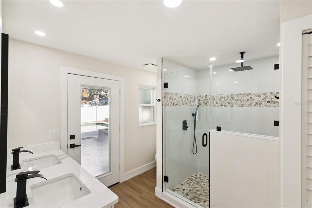 待售: $775,000 (4 贝兹, 3 浴室, 2590 平方英尺)