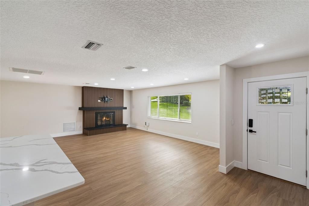 待售: $775,000 (4 贝兹, 3 浴室, 2590 平方英尺)