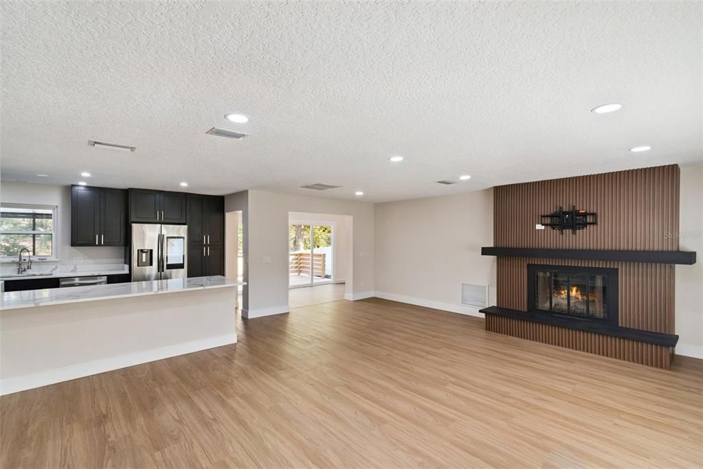 待售: $775,000 (4 贝兹, 3 浴室, 2590 平方英尺)