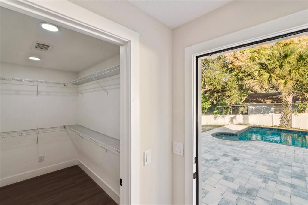 待售: $775,000 (4 贝兹, 3 浴室, 2590 平方英尺)