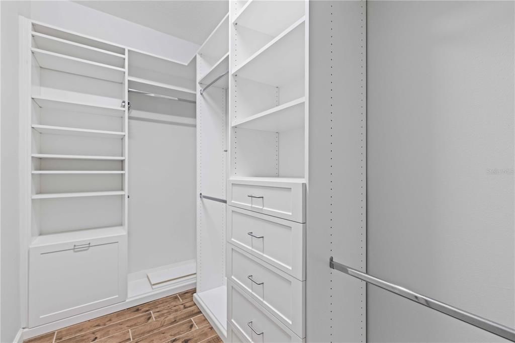 Под контрактом: $559,000 (4 спален, 3 ванн, 2460 Квадратных фут)