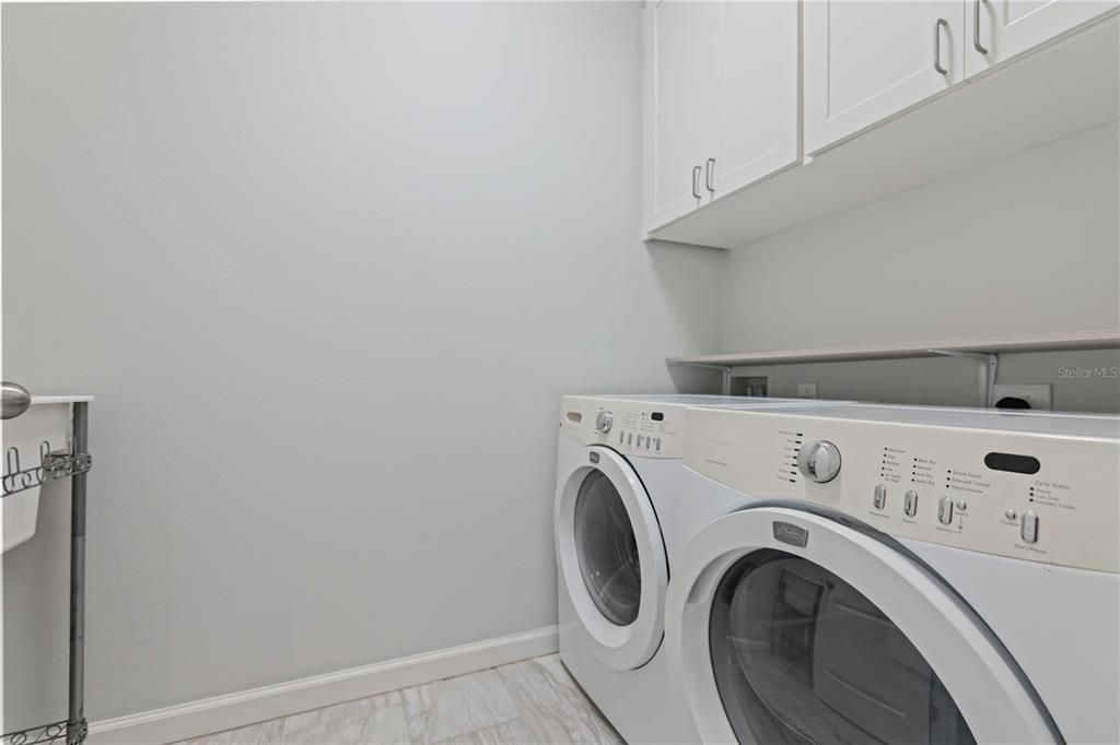 Под контрактом: $559,000 (4 спален, 3 ванн, 2460 Квадратных фут)