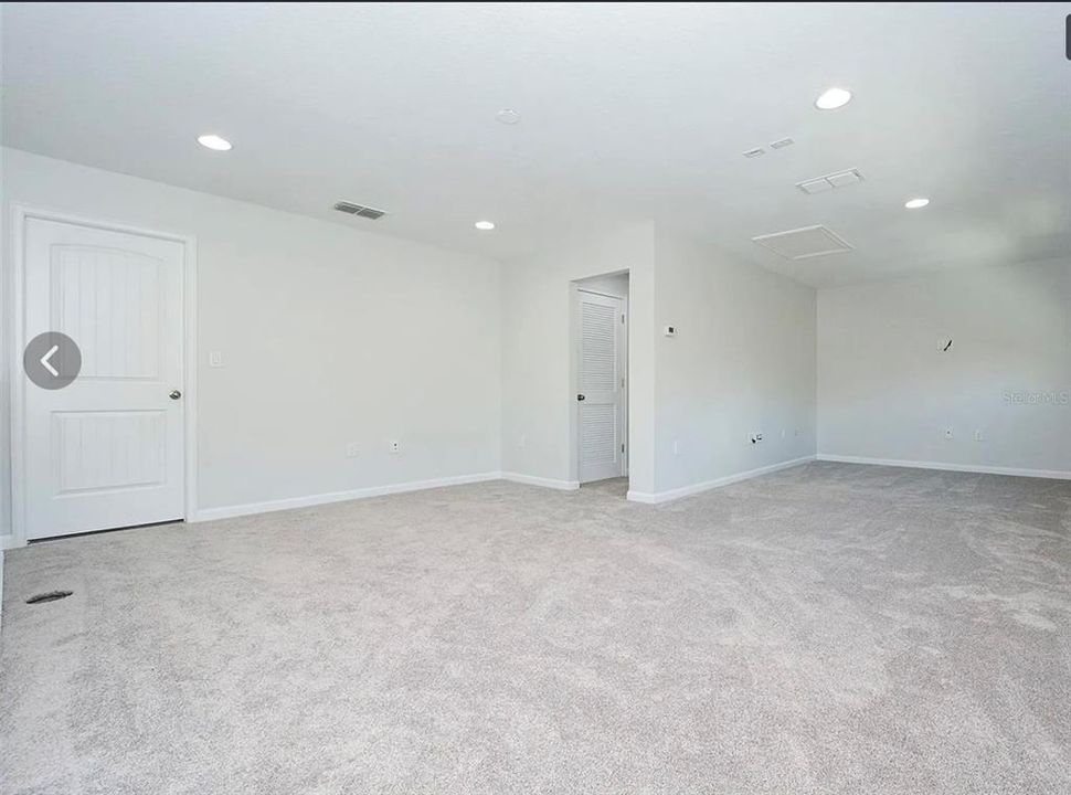 Под контрактом: $559,000 (4 спален, 3 ванн, 2460 Квадратных фут)