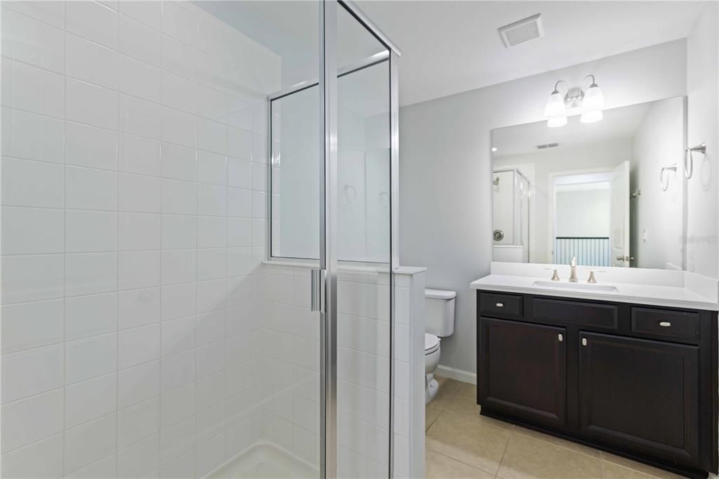 Под контрактом: $559,000 (4 спален, 3 ванн, 2460 Квадратных фут)