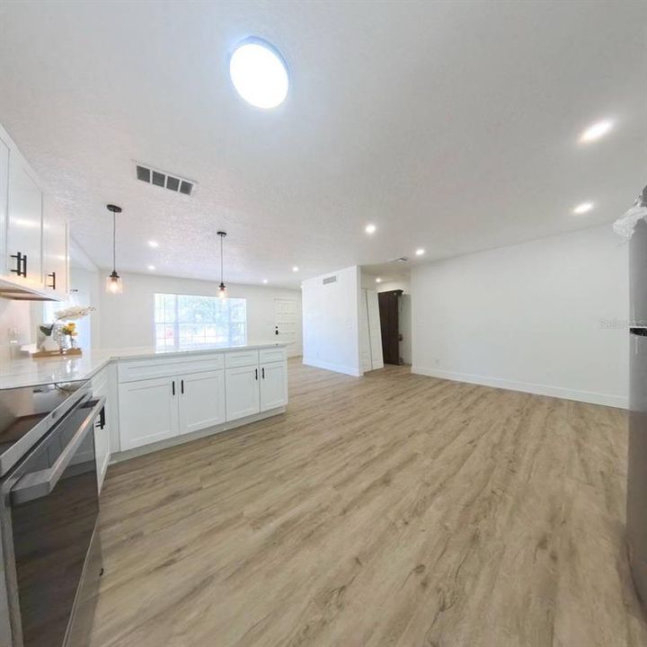 For Sale: $397,997 (3 beds, 2 baths, 1485 Square Feet)