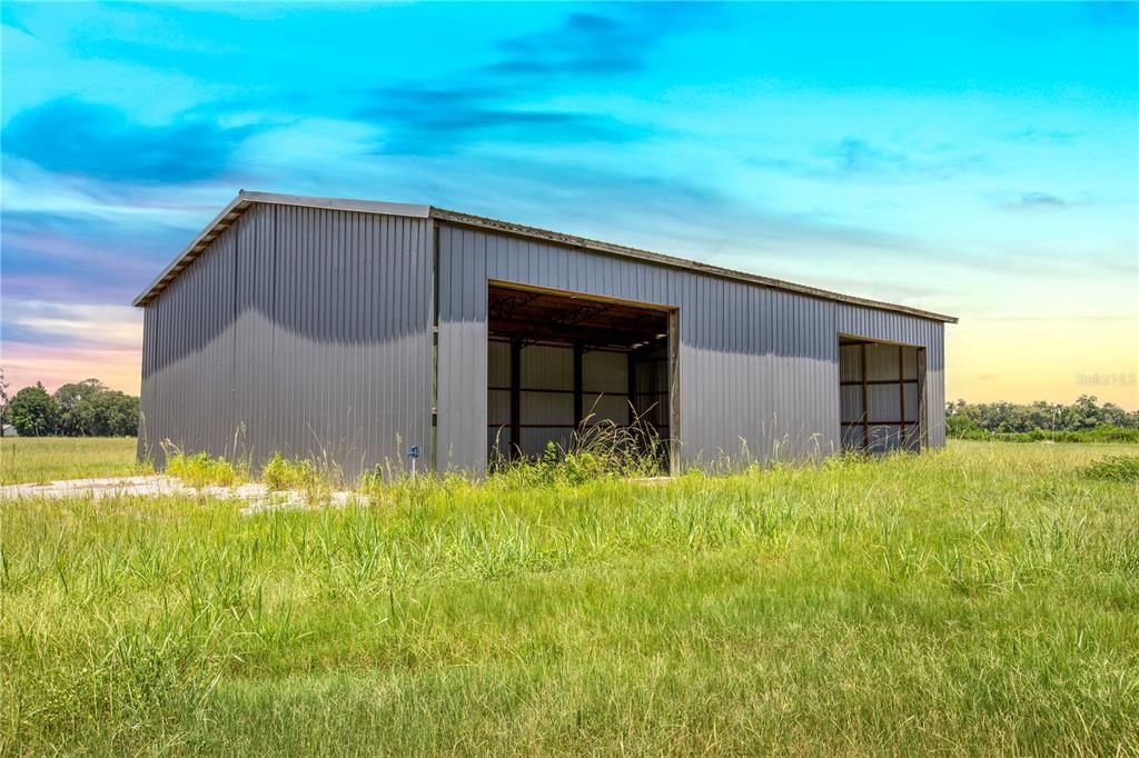 合同活跃: $700,000 (0 贝兹, 0 浴室, 4320 平方英尺)