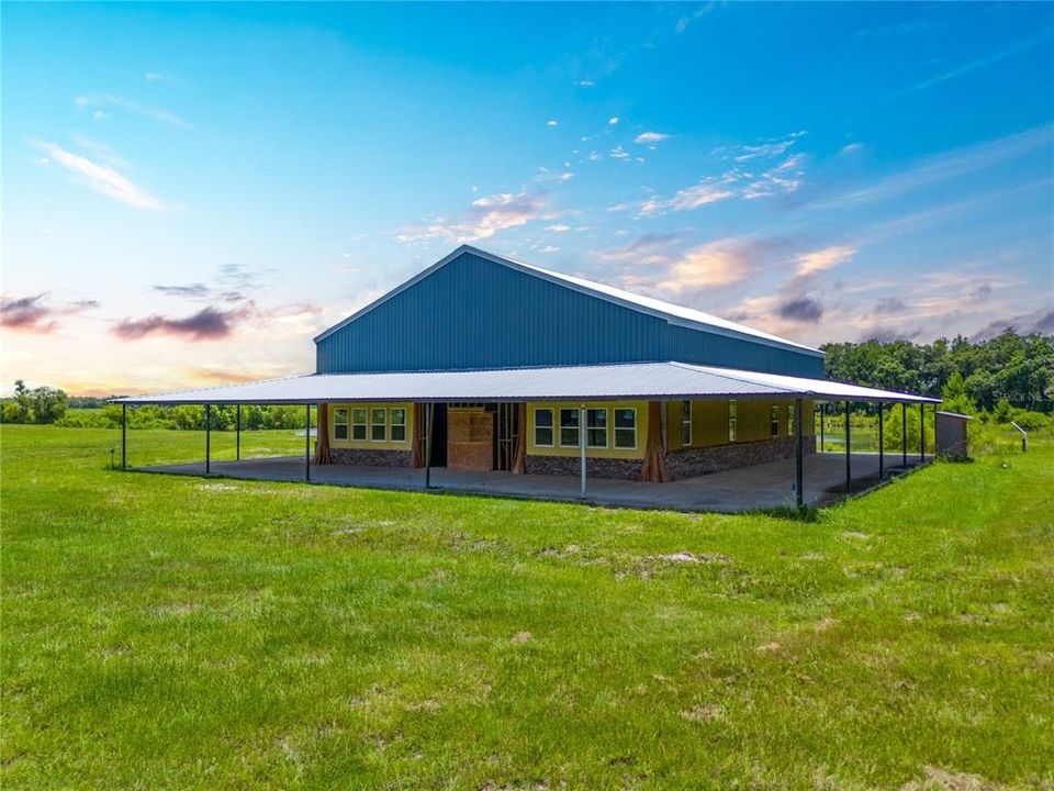 合同活跃: $700,000 (0 贝兹, 0 浴室, 4320 平方英尺)