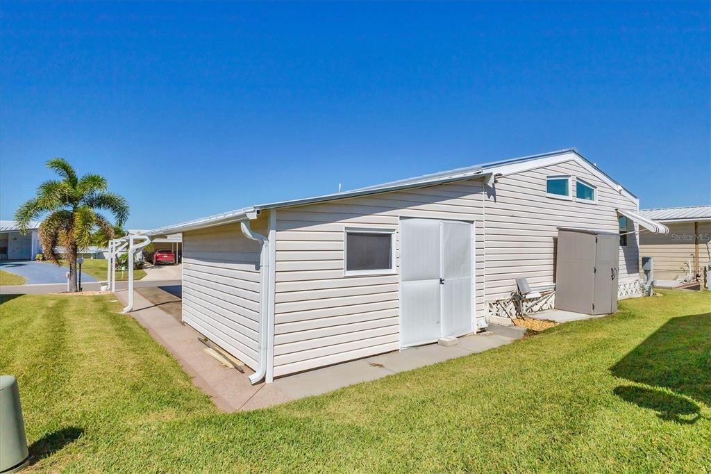 For Sale: $195,000 (2 beds, 2 baths, 1144 Square Feet)