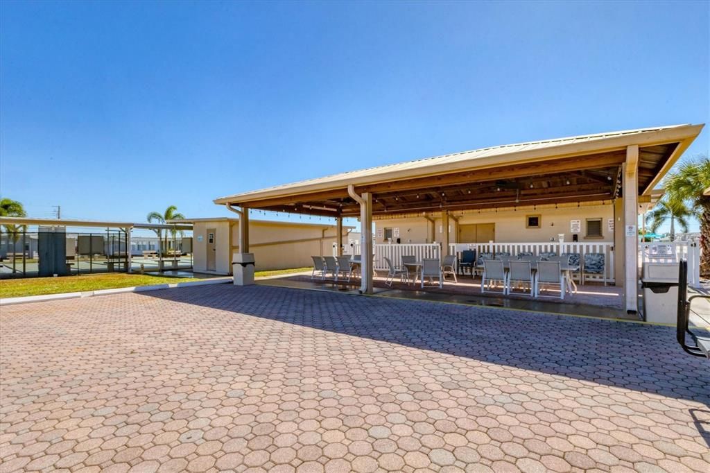 For Sale: $195,000 (2 beds, 2 baths, 1144 Square Feet)