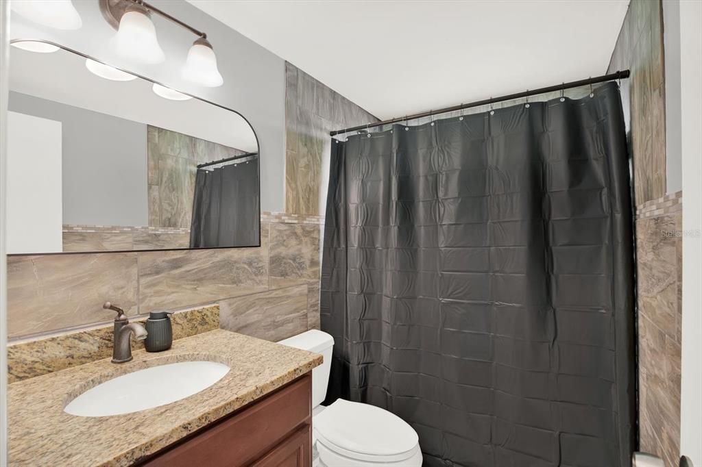 For Rent: $1,725 (2 beds, 1 baths, 936 Square Feet)