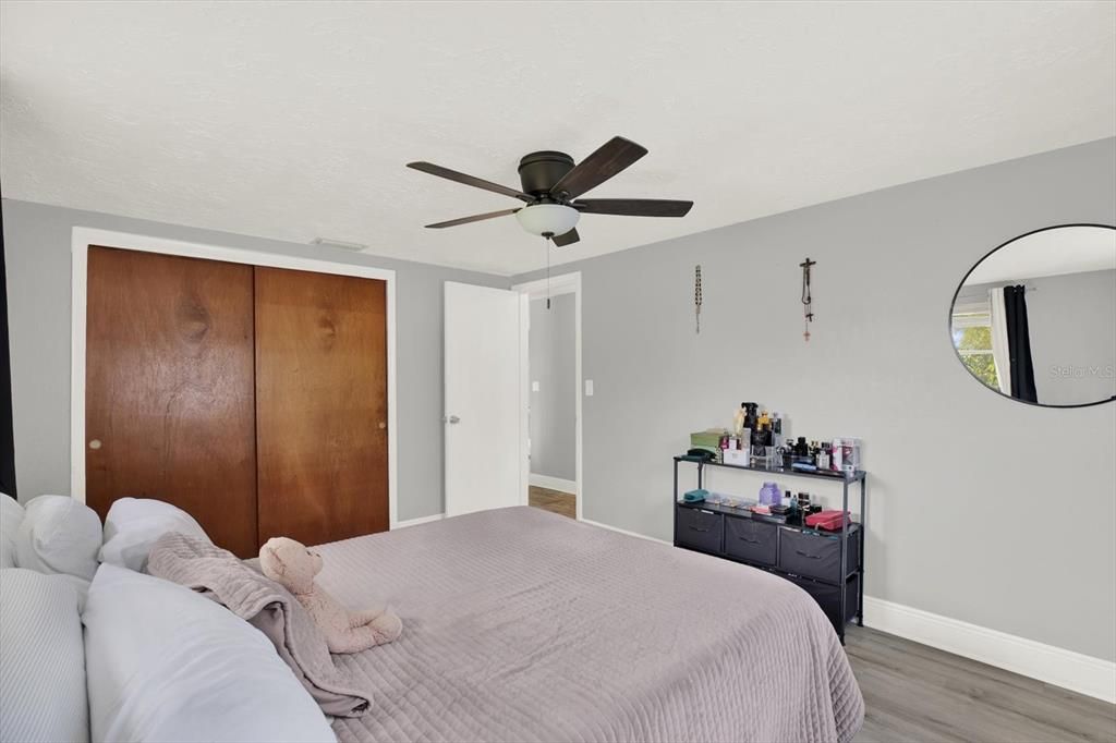 For Rent: $1,725 (2 beds, 1 baths, 936 Square Feet)