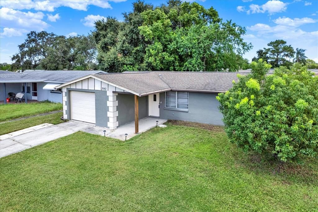 For Rent: $1,725 (2 beds, 1 baths, 936 Square Feet)