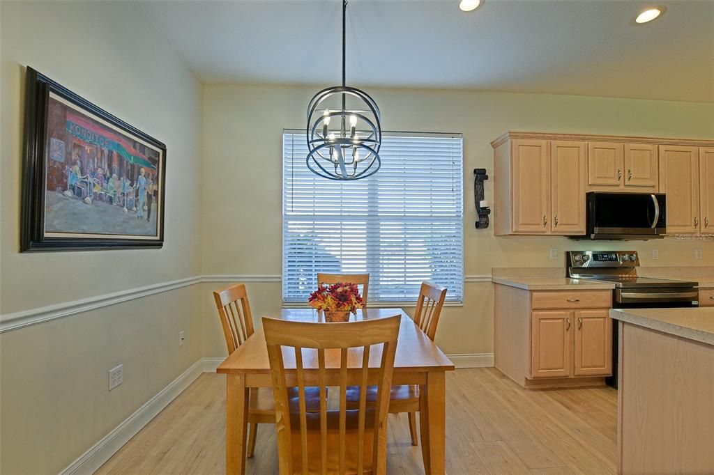 На продажу: $348,300 (2 спален, 2 ванн, 1870 Квадратных фут)