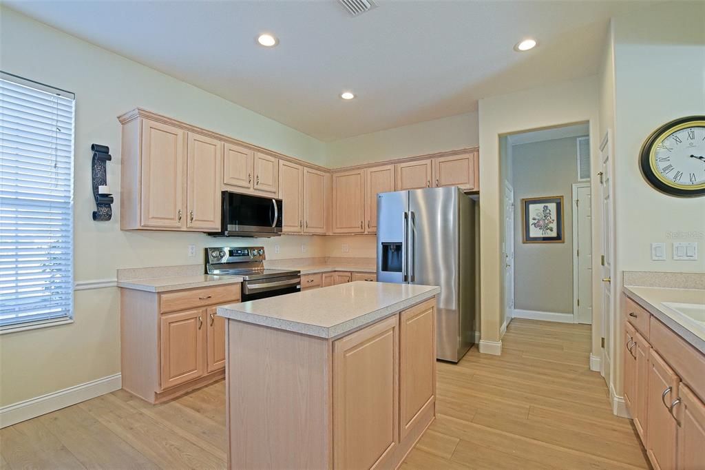 На продажу: $348,300 (2 спален, 2 ванн, 1870 Квадратных фут)