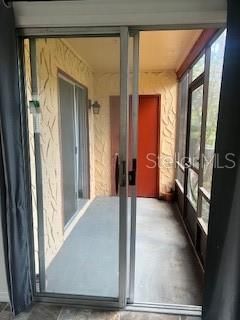 For Sale: $98,000 (1 beds, 1 baths, 672 Square Feet)